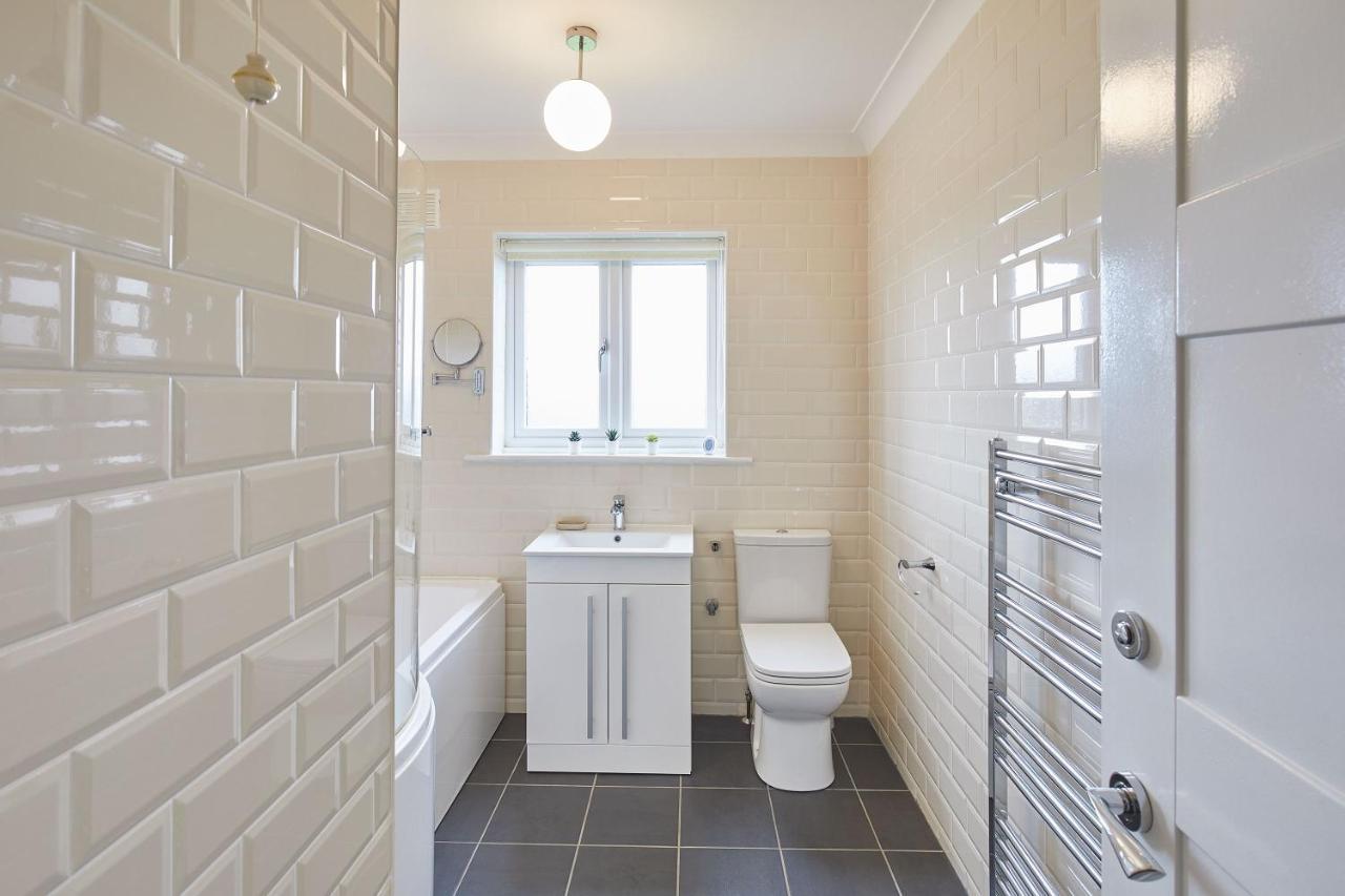 Host & Stay - Coach Cottage Brotton Екстериор снимка